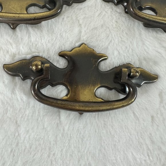 Vintage Brass Dresser Drawer Pulls Handles set of 9 (A7316DC) - Picture 2 of 7